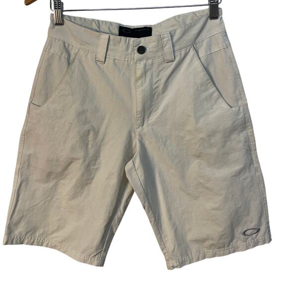 Oakley Men’s Bone Colored Khaki Shorts Size 28W 11" inseam Pre-owned - Picture 1 of 10